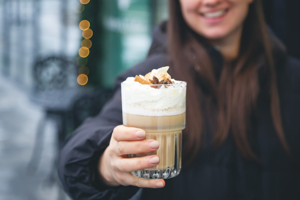 Café cremoso con menta: la receta que transforma tu rutina diaria
