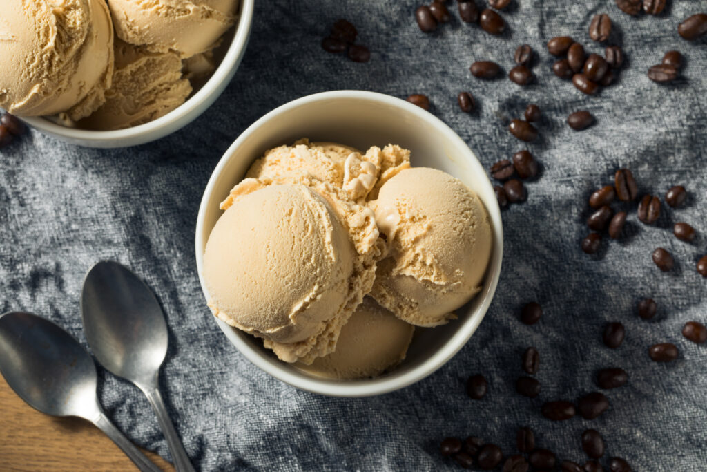 Cómo preparar helado de café sin máquina (y con sabor real a café)